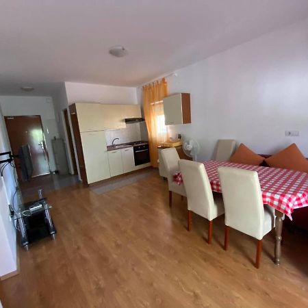 Renic Apartments Nin Esterno foto