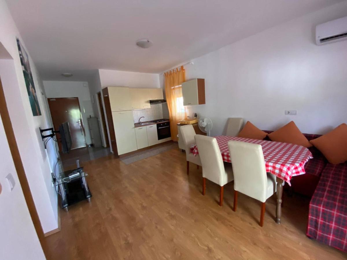 Renic Apartments Nin Esterno foto