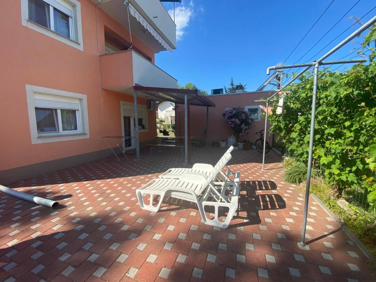 Renic Apartments Nin Esterno foto