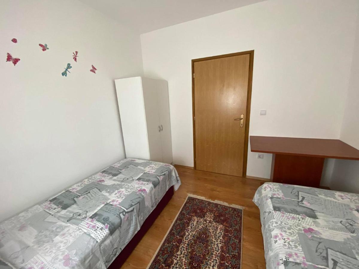 Renic Apartments Nin Esterno foto