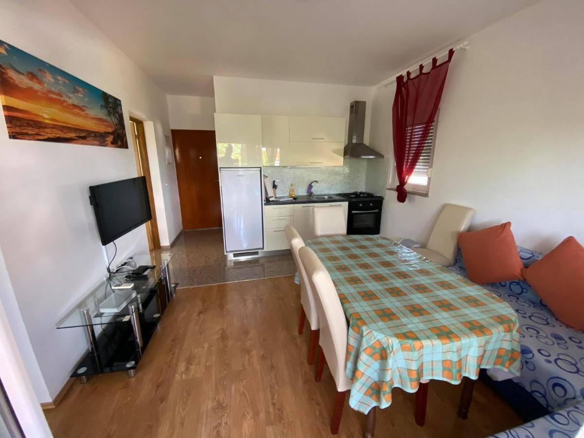 Renic Apartments Nin Esterno foto