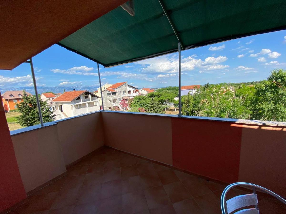 Renic Apartments Nin Esterno foto
